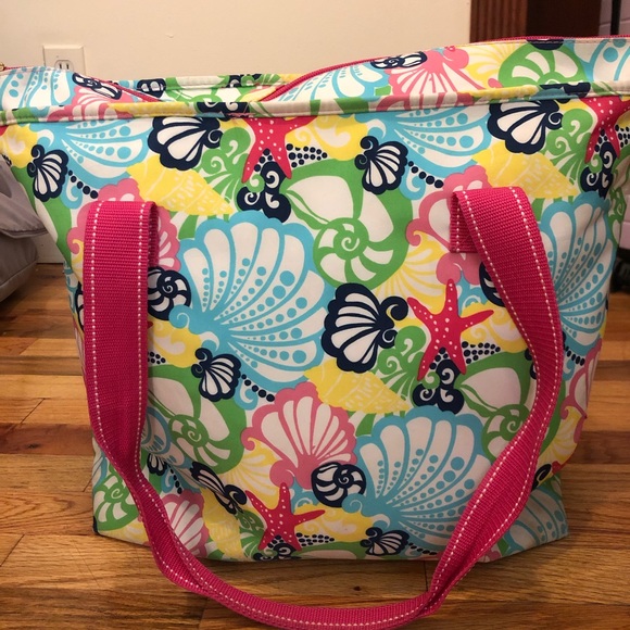 Lilly Pulitzer Handbags - Lilly Pulitzer insulated tote bag